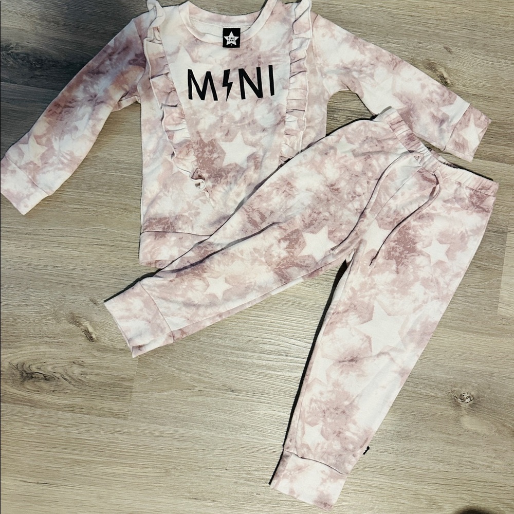 PixieLane girls pink & white set, size 3. Extremely soft and in great condition.